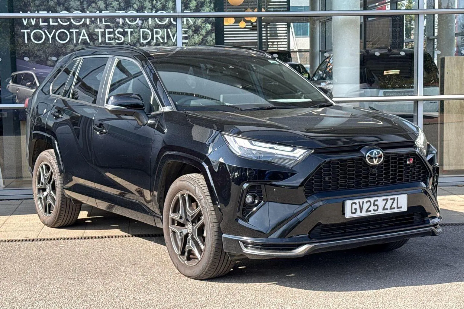 Toyota RAV4 Phev dealer public-web source image
