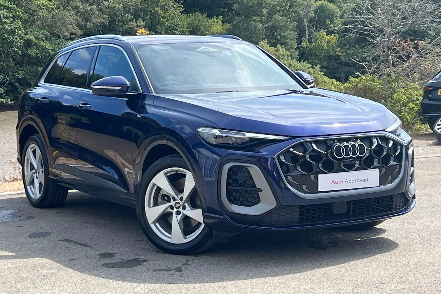 Audi Q5 listing photo